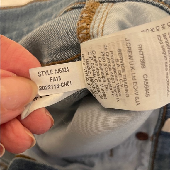 Madewell Distressed 9” High Rise Stretch Jean Raw Edge Waist 32” Inseam 28” - Picture 6 of 16